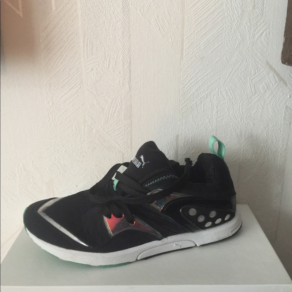 Puma Future Blaze Light Iridescent Sneaker, size 7